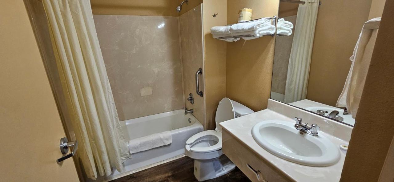 Weston Inn & Suites Rusk Екстер'єр фото