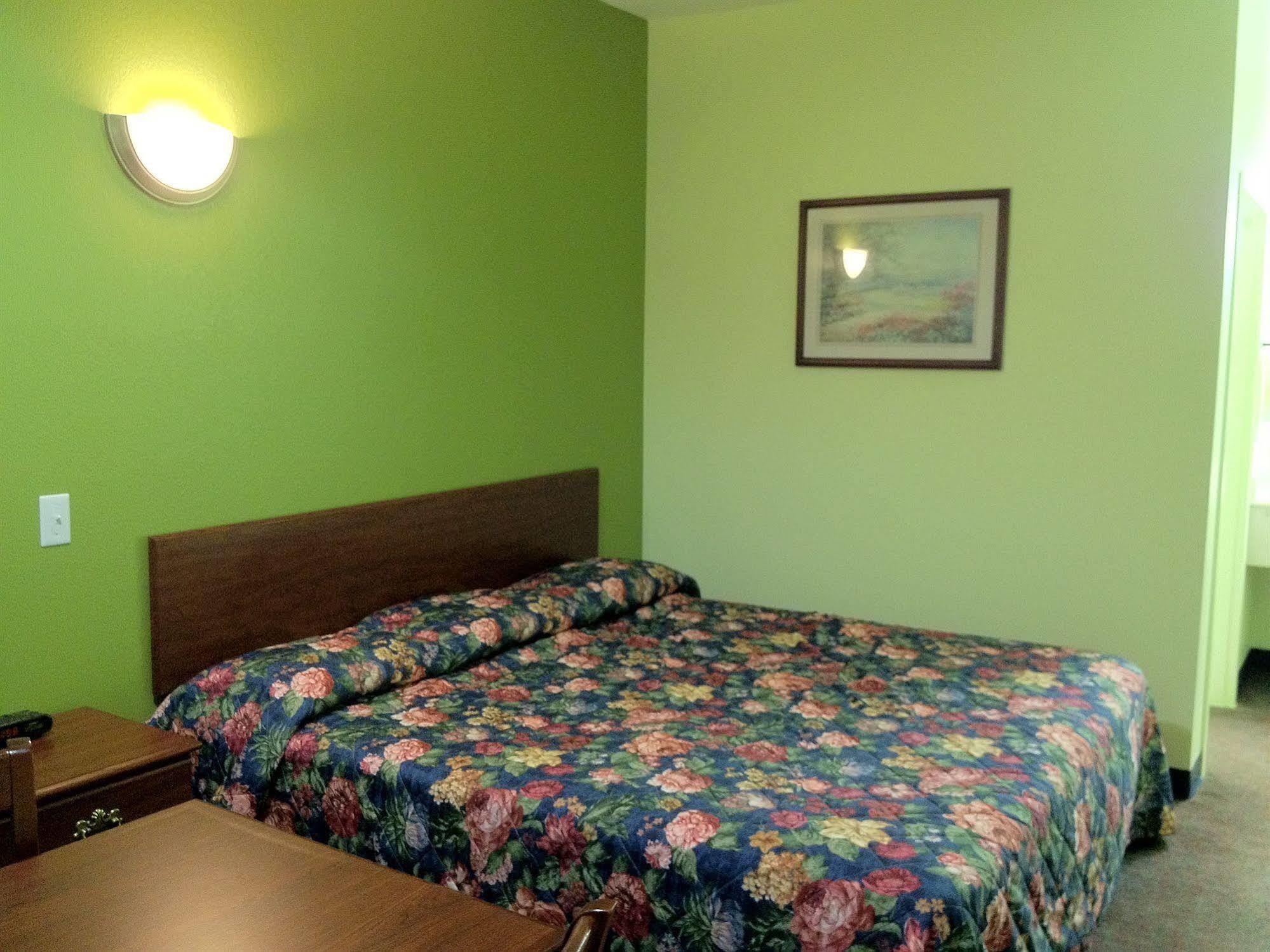 Weston Inn & Suites Rusk Екстер'єр фото