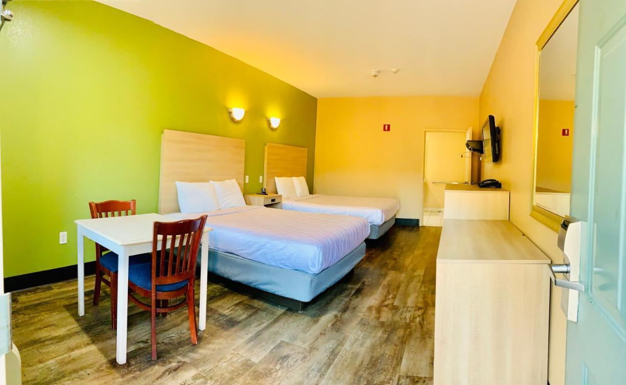Weston Inn & Suites Rusk Екстер'єр фото